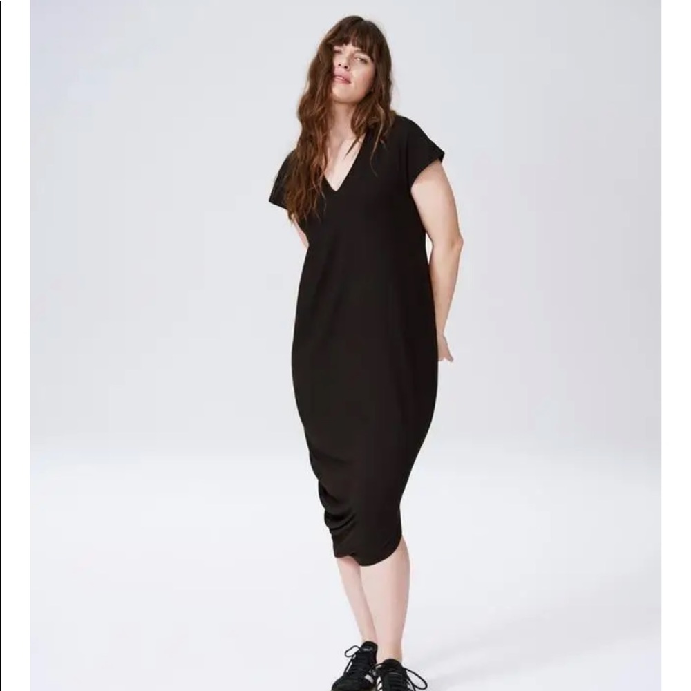 Universal Standard Geneva V-neck dress black Small (size 14-16)